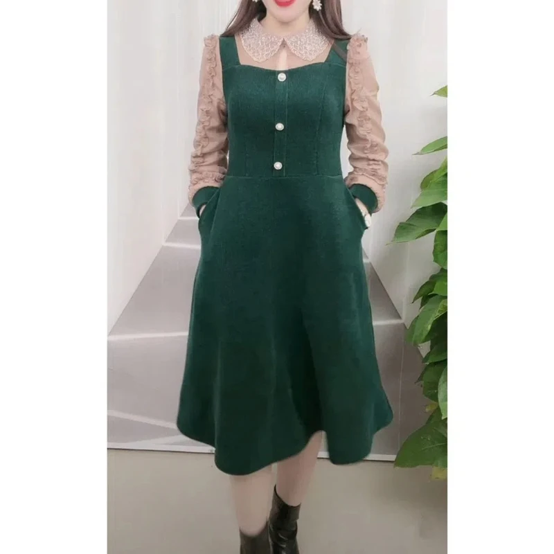 Vintage Style for Spring and Autumn with a Slim Waist and Unique Patchwork Design Featuring a Stylish and Age Reducing Dresses