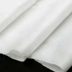 100cm*148cm Natural White Down Proof Lining 320T Polyester Cire Taffeta Material