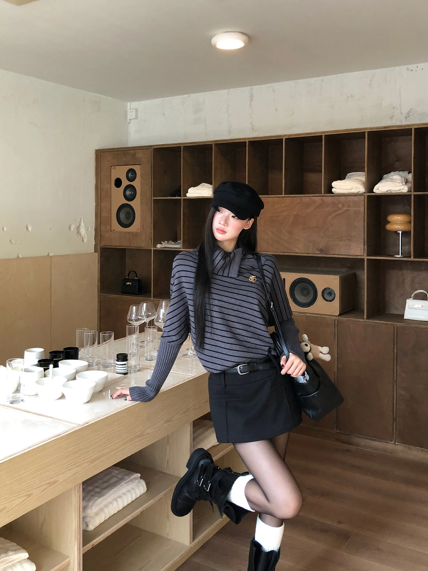 黒の A ライン ミニスカート レディース 春秋の新スタイル ハイウエスト ポリエステル繊維 通勤 シンプルなスタイル ショートスカート