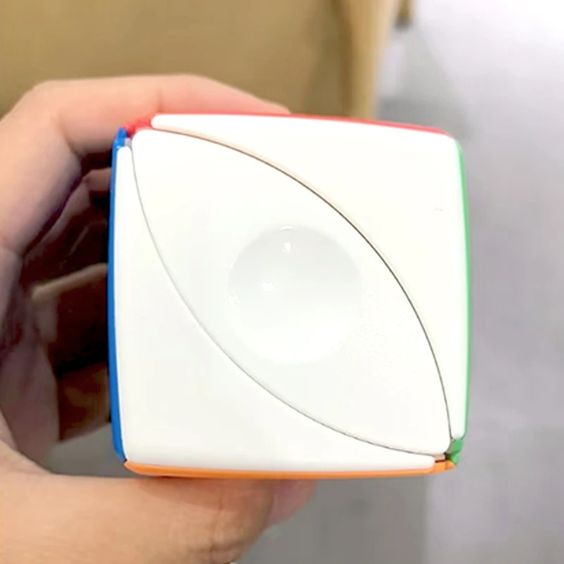 ลูกบาศก์รูบิกแบบไม่มีสติกเกอร์ หมุนลื่นไหล ฝึกสมอง เสริมสร้างไอคิว ของเล่นเสริมพัฒนาการ เกมฝึกสมอง