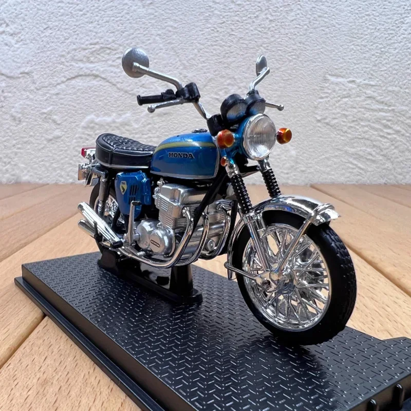 Diecast 1:24 Scale 1969 CB750/ GORILLA Motor Car Spring Series