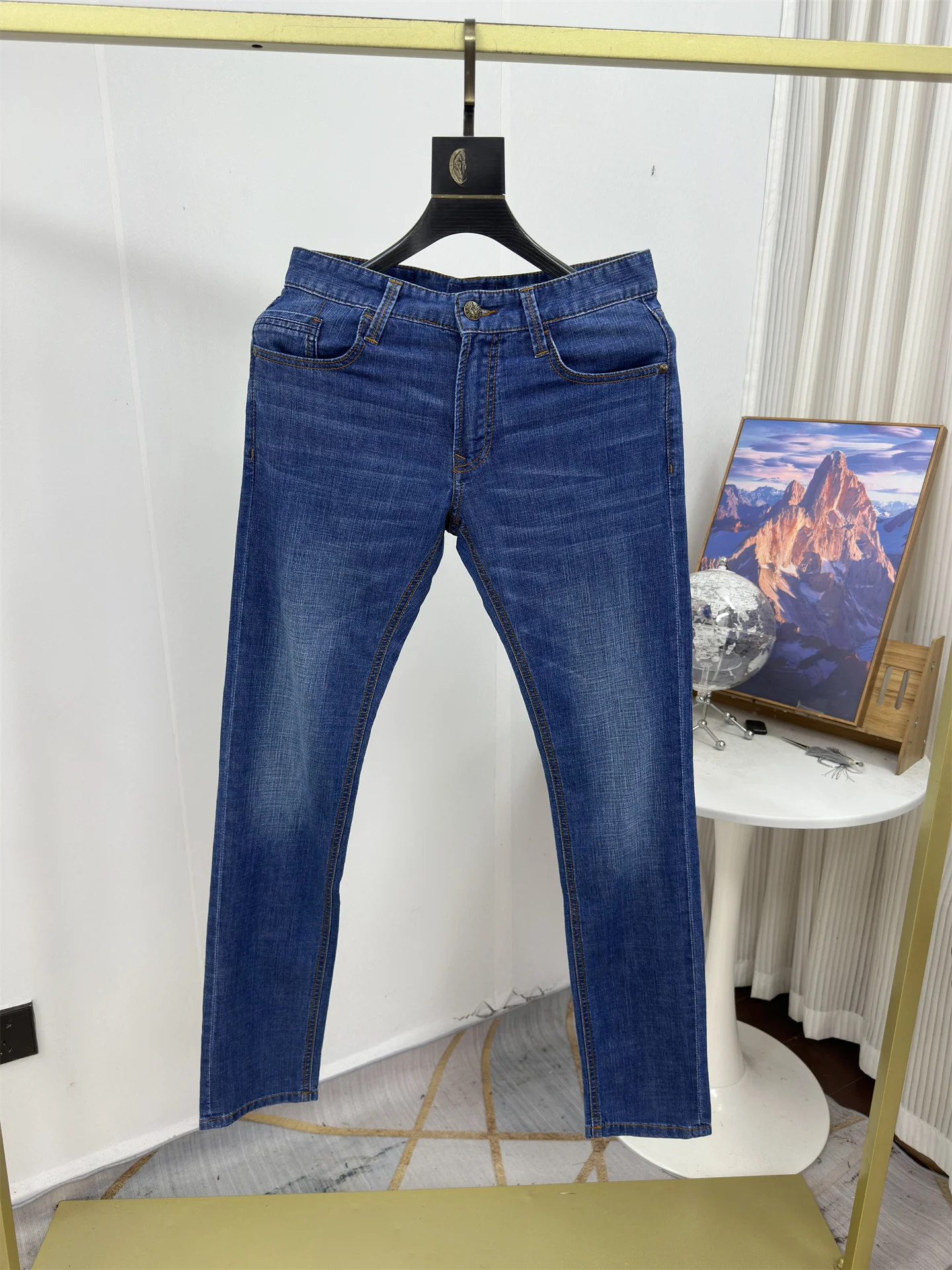 

Модные классические мужские джинсы слим-фит, весенние тонкие дышащие брюки прямого кроя, удобные, приятные для кожи, из хлопкового денима