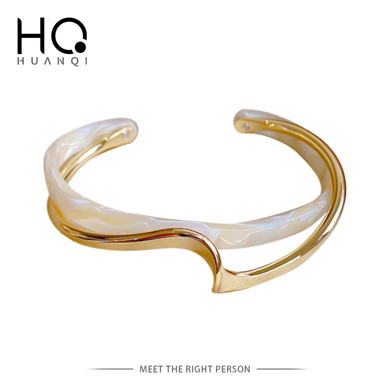 HUANQI 2021 Simple New White Shellfish Board Bend Metal Geometric Overlap Acetic Resin Open Bangle for Women Girls Jewellery