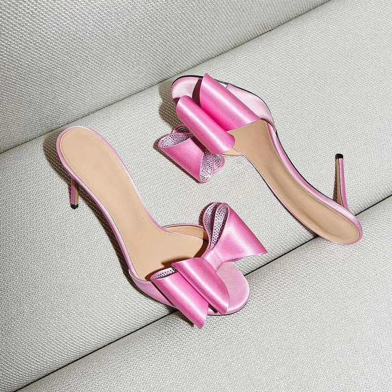 

Rhinestone Bow Outside Wearing Cool Slippers Women's Summer New One-word with Round Head Open-toed Stiletto Women's Slippers