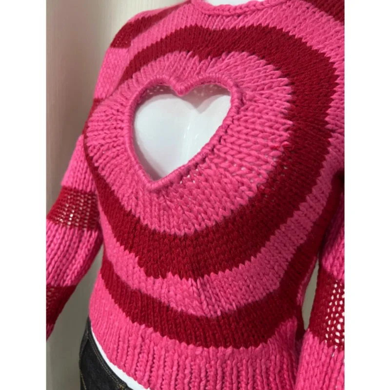 Rose red striped heart-shaped hollow sweater for women's autumn and winter design, unique and short slim knit top