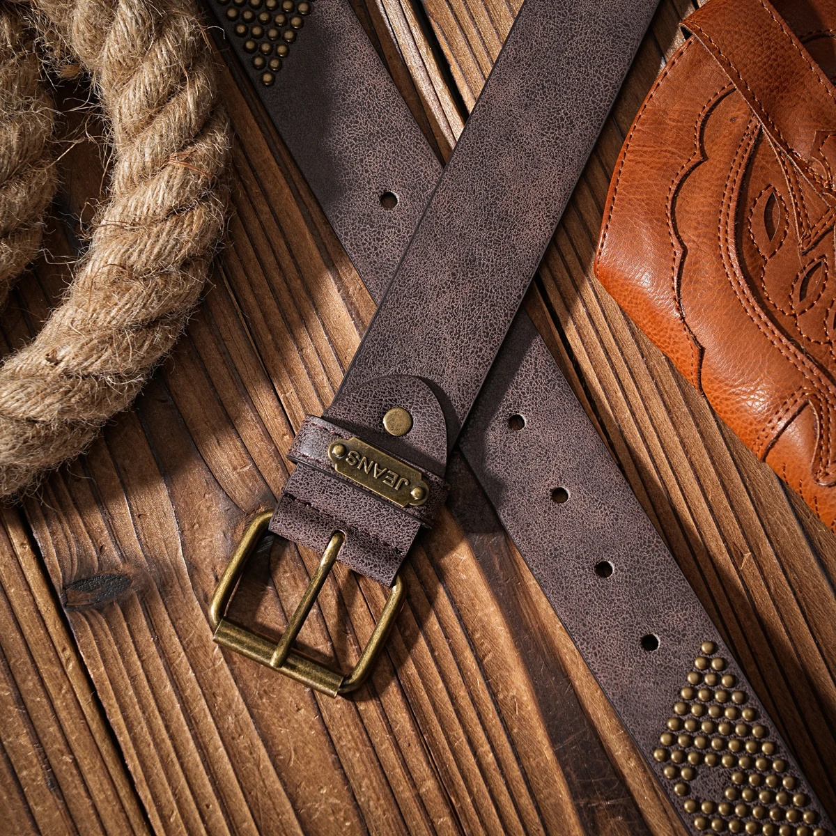Ein Gürtel im Western-Stil aus PU-Material für Damen und Herren, ein lässiger, retro und klassischer personalisierter Gürtel. – Detail 6