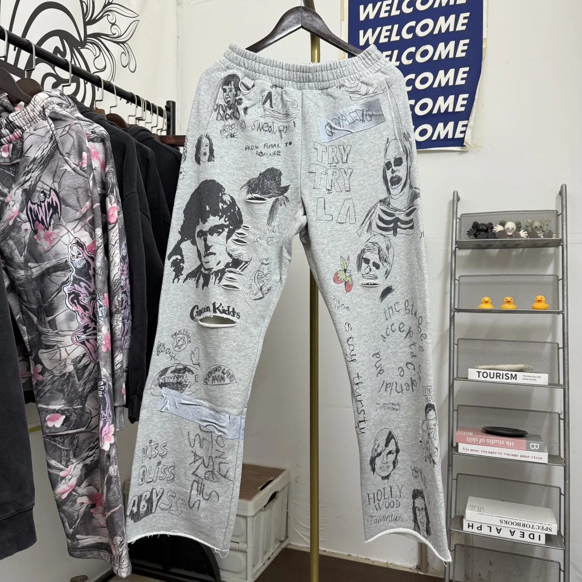 

American High Street Vintage fiti Hole Wide Leg Sport Casual Pants Sweatpants Men Autumn 2025 Loose Fit mid Waist Long St...
