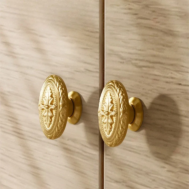 Einloch-Griff im chinesisch-nordischen Stil, runder Griff, leichter Luxus, goldfarben, französischer Stil, aus reinem Kupfer, für Möbel, Kleiderschränke, Schränke und Schubladen. – Detail 2