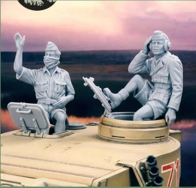 

1/35 Scale Resin Figure Assembled Model Kit Tank Crew 2 People Summer Sitting Hobby Miniature Unassembled and Unpainted