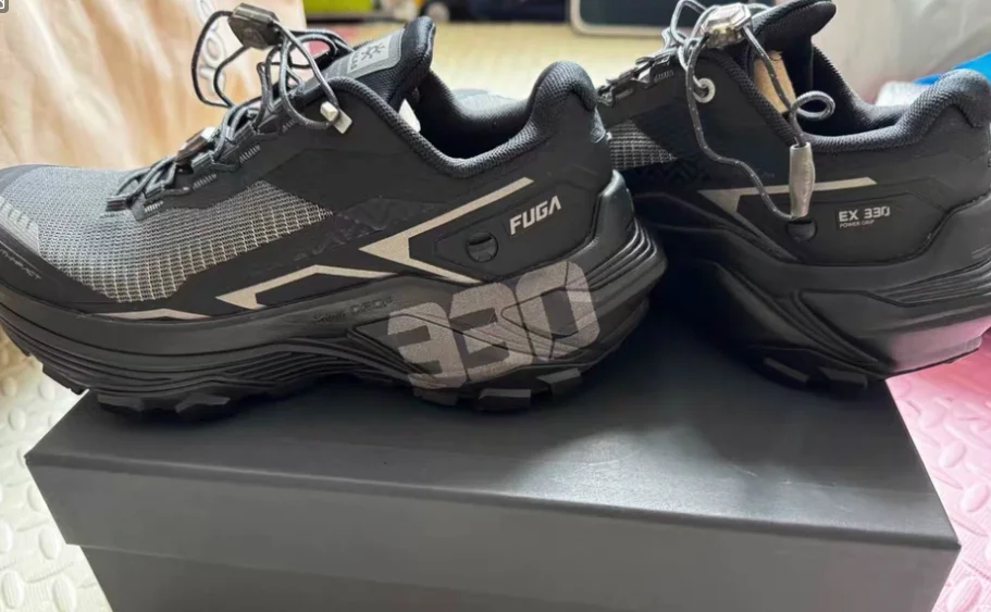 

New Breathable and comfortable outdoor sports shoes trainers men's spring and autumn fashion casual rivets plate shoes