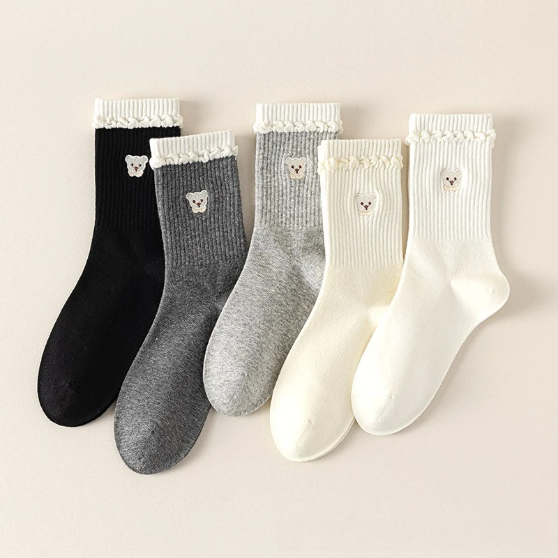 5 paires femmes automne hiver 2025 nouvelles chaussettes mi-mollet avec ours broderie blanc Coquette chaussettes coton Slouch chaussettes de haute qualité