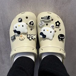 Miniso 12-teiliges Hello Kitty Y2K-Schuhanhänger-Set, niedliches Cartoon-Harz, dekorative Accessoires für Clogs, Sandalen, Geschenkidee für Weihnachten