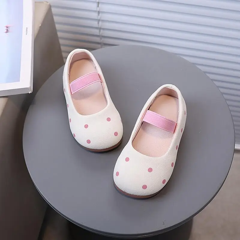 

Туфли принцессы для девочек, весенне-осенняя легкая универсальная нескользящая детская обувь в горошек на мягкой подошве Kawaii, модная повседневная обувь в новом стиле