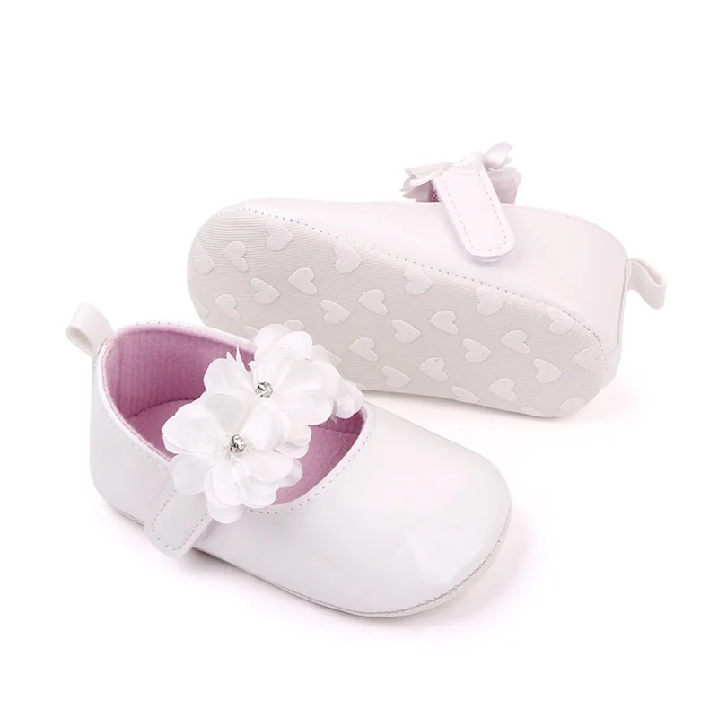 Mocasines bonitos para niñas, zapatos planos de cuero PU, suela suave, decoración de flores, primeros pasos, antideslizantes, Princesa, Verano