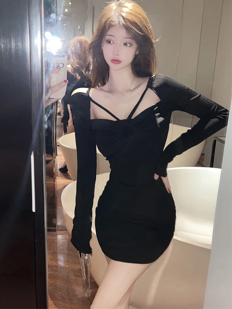 فستان خريف وشتاء أسود مطوي بياقة مربعة مثير للنوادي فستان هيبورن كوري عتيق 2025 فساتين حفلات ضيقة أنيقة