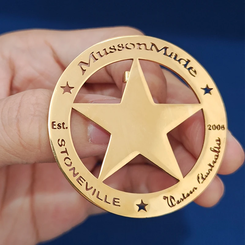 

Custom Logo Brooch 304L Stainless Steel Metal Badge Personalized Customized Company Bar Club Logo Anti Allergy Badge Wholesale