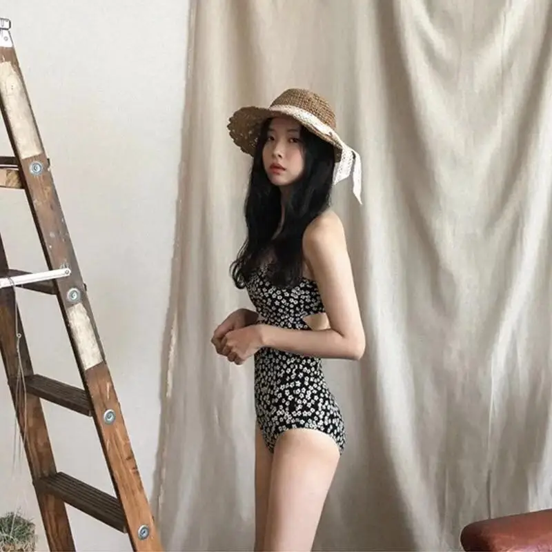 One Piece Swimsuit For Women, Sexy Triangle, Backless Small Chest, Steel Support Gathered For Vintage Polka Dot Hot Spring