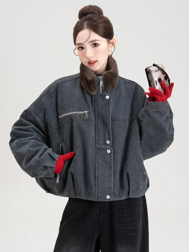 سترة شتوية جديدة لعام 2025 بياقة من فرو المنك الحقيقي الطبيعي سترة نسائية دافئة من قماش الدنيم ملابس خارجية نسائية سميكة فاخرة #1