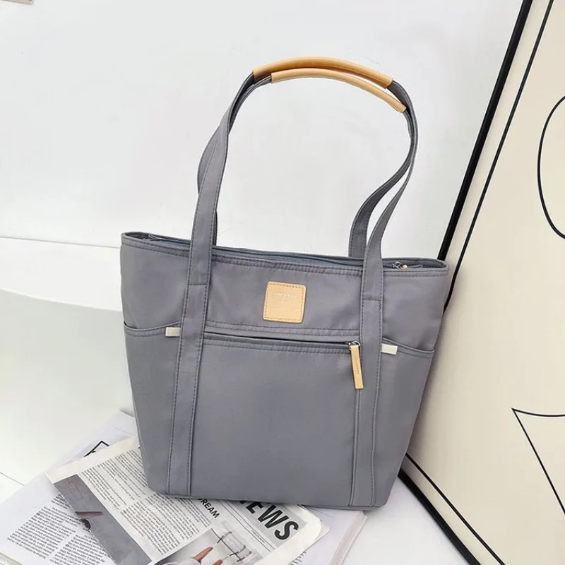 

Stylish Simple Designer Diaper Bags For Women Large Capacity Leather Tote Bag Minimalist Elegant Vintage Luxury Fashion