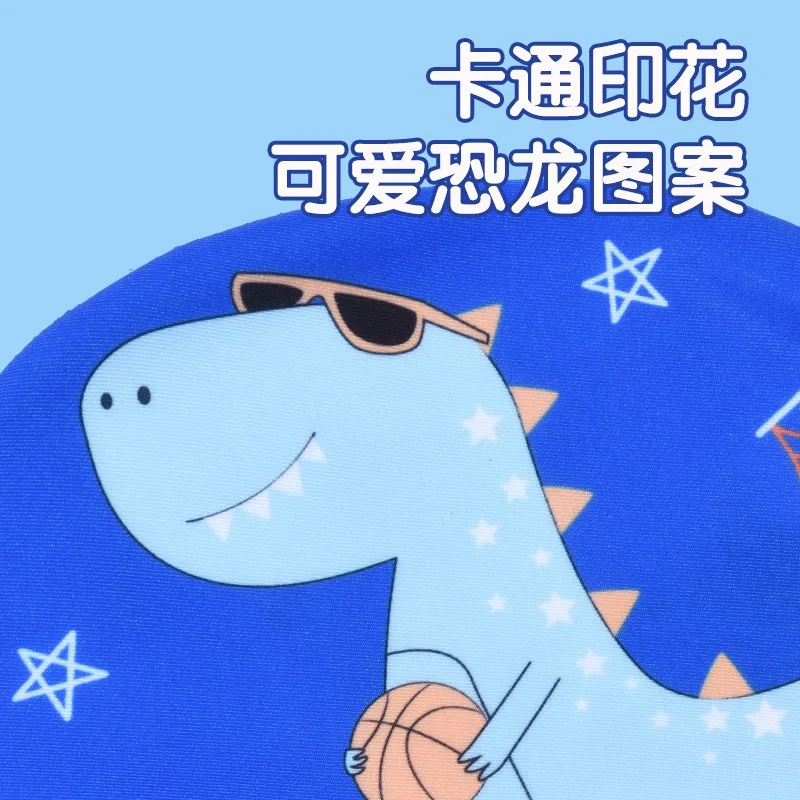 Simpatico cappello da bagno per bambini con stampa di dinosauri, morbido e confortevole, in tessuto, con protezione per le orecchie, accessori per abbigliamento sportivo