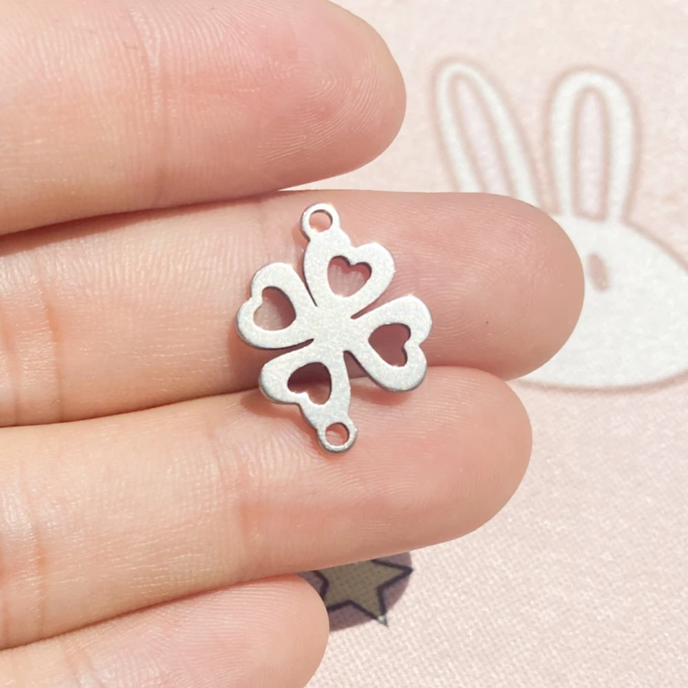 

Lucky Grass Clover Charm Conector Bracelet Finding 20Pcs Stainless Steel Clovers Charms Pendant Handmake Jewelry Diy Making