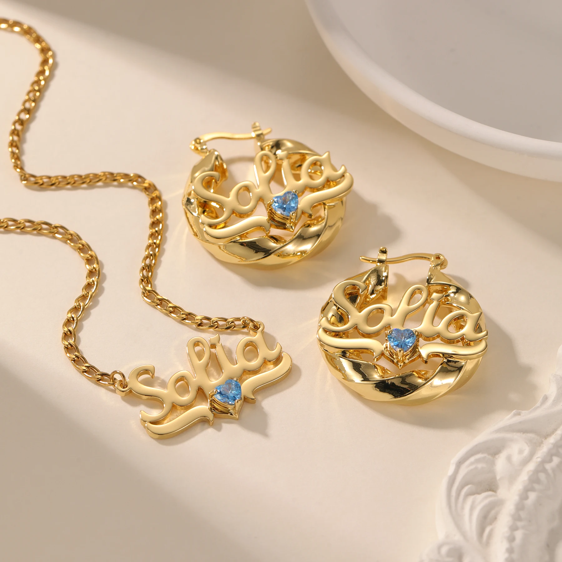 Dascusto individuelles Geburtsstein-Schmuckset, personalisiertes Namensschild, Anhänger, Halskette, 30 mm Creolen, Gold für Frauen, Schmuck, Geschenke – Detail 2