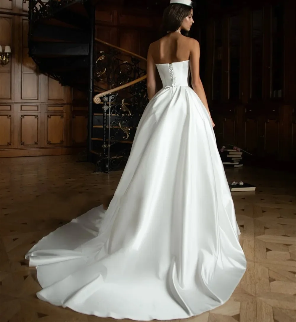 فستان زفاف عالي الجودة على شكل حرف a 2026 ثنيات على شكل حرف v بدون أكمام وأربطة من الساتان رداء حفلات الزفاف Vestidos De Noiva