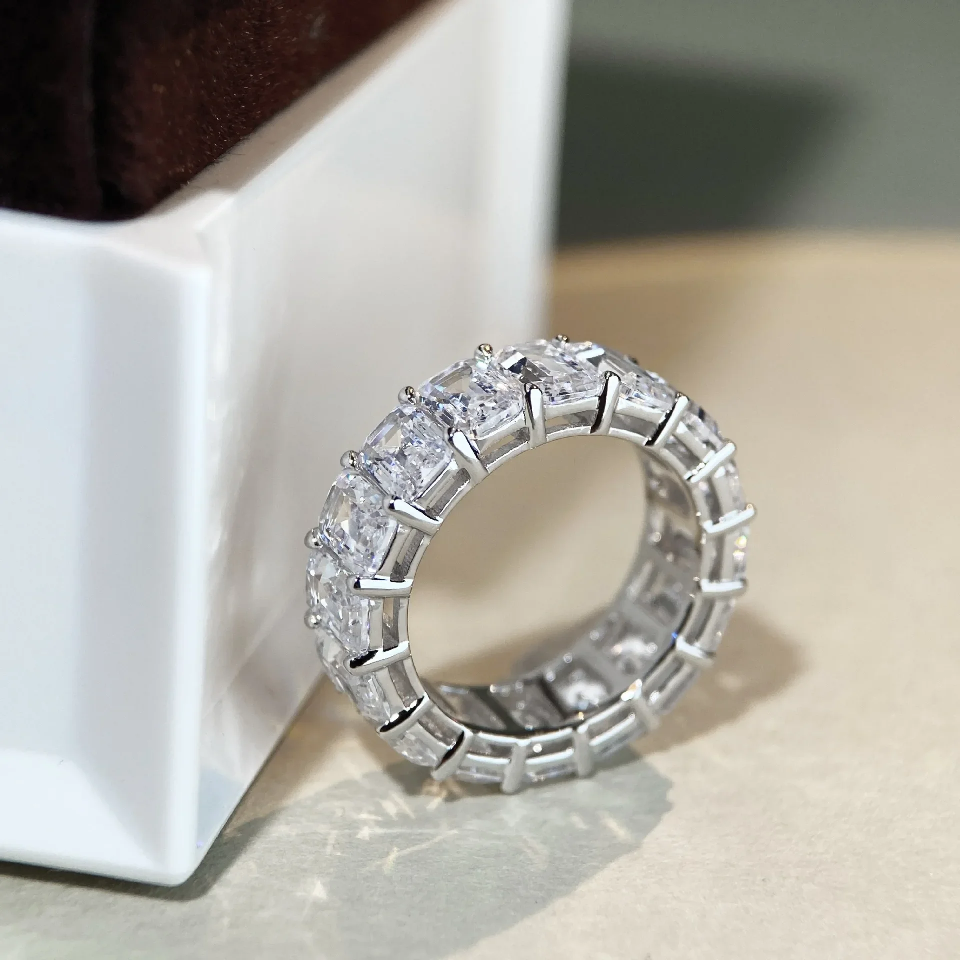 Luxury Solid Platin…