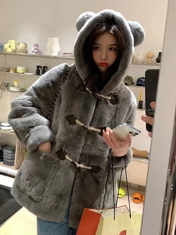 귀여운 곰 모양 버튼 양털 자켓 여성용 겨울 신상 부드러운 밀크 디자인 패셔너블 친환경 모피 코트