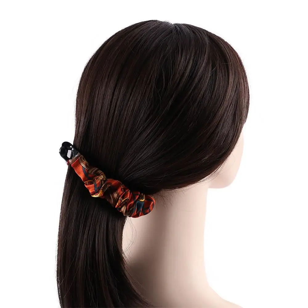 

Sweet Crinkled Fashion Design Temperament Resin Fabric Banana Clip Korean Style Hair Wear Vertical Clip Women Hair Accessories