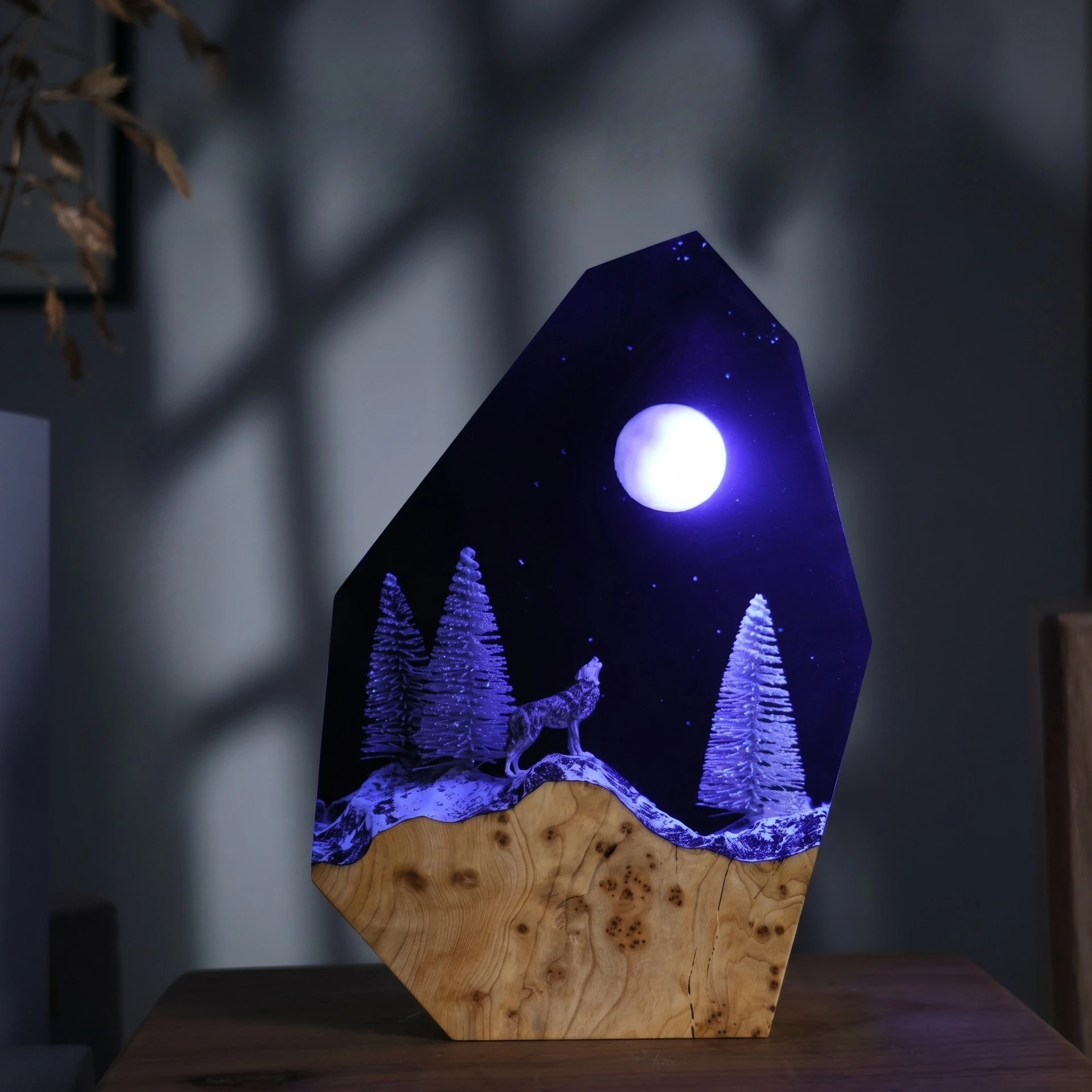 

Wolf Forest Series - Moon Resin Artwork Decorative Sculpture for Home Atmosphere Decoration - Artwork Gift
