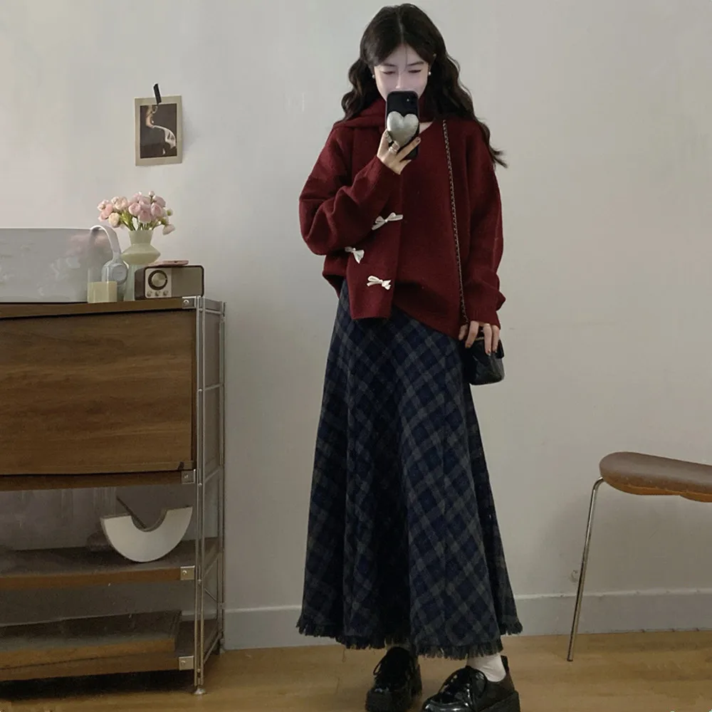 

Новогодний комплект Cisas: вязаный свитер и юбка с большим красным бантом, зимний, в стиле колледж, свободный крой, длинный...