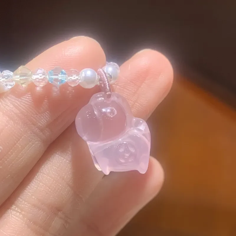 Crystal necklace, powder crystal pony, money soon, pendant, neck chain, cute cute pet, small fresh pink crystal necklace.