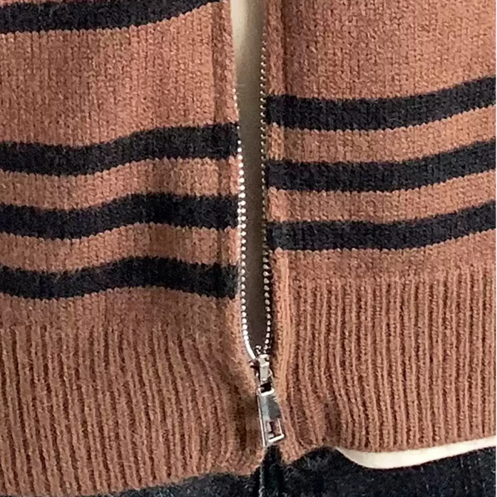 Amerykańska moda uliczna para sweter dziergany wysokiej jakości sweter w paski w stylu vintage mężczyźni kobiety koreańska modna bluza z kapturem płaszcz w stylu Preppy