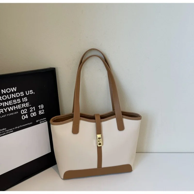 

High-End Women's Crossbody-Bag Made Of Premium Leather Boasting Paris Style And Casual Elegant Vintage Look ​