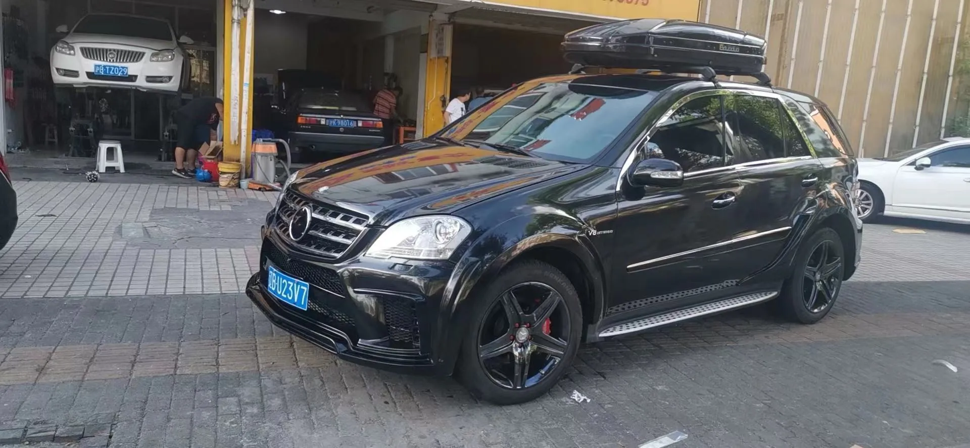 

Подходит для Mercedes W164 ML350 ML400 ML63, обвесная установка, улучшенный передний и задний бампер в стиле WALD, широкий корпус
