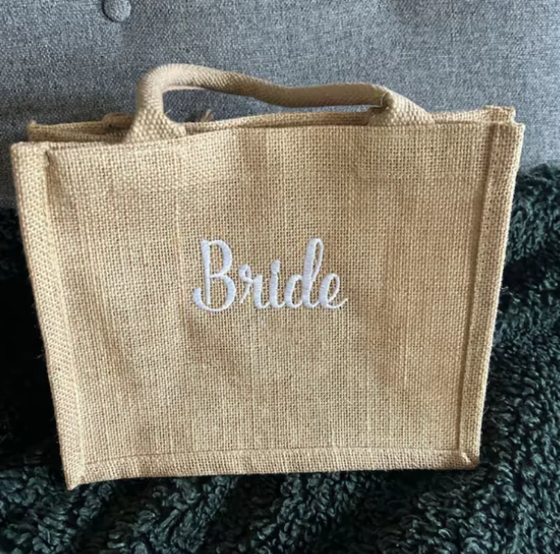 

Personalized Burlap Tote Bag Wedding Gifts for Bride Custom Beach Tote Bag Bridesmaid Gift Bags Bachelorette Party Bag Gift