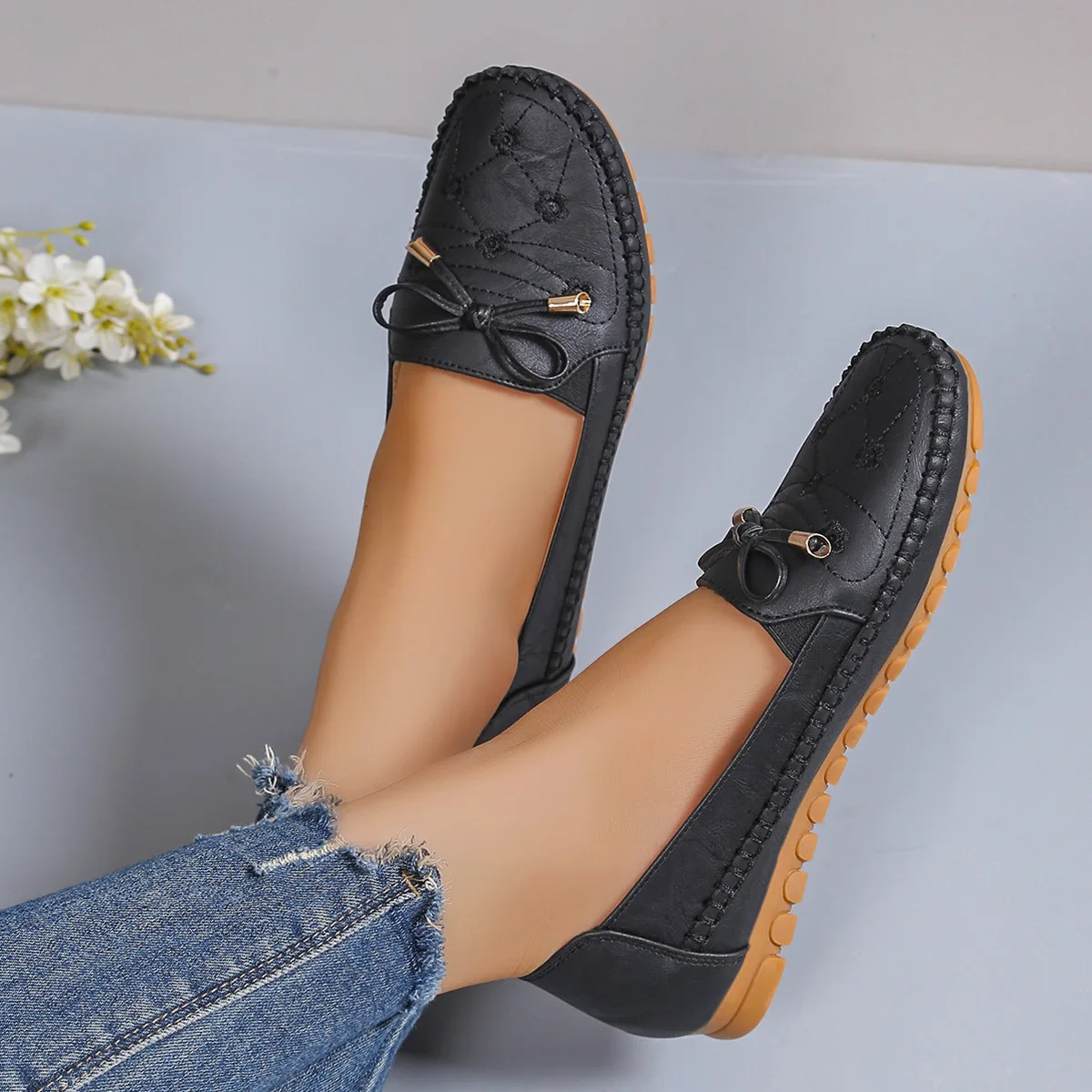 

Woman's Loafers Classic Round Toe Comfortable Soft Breathable Shallow Flat Shoes Fashion Bow Slip on Causal Flats Zapatos Mujer