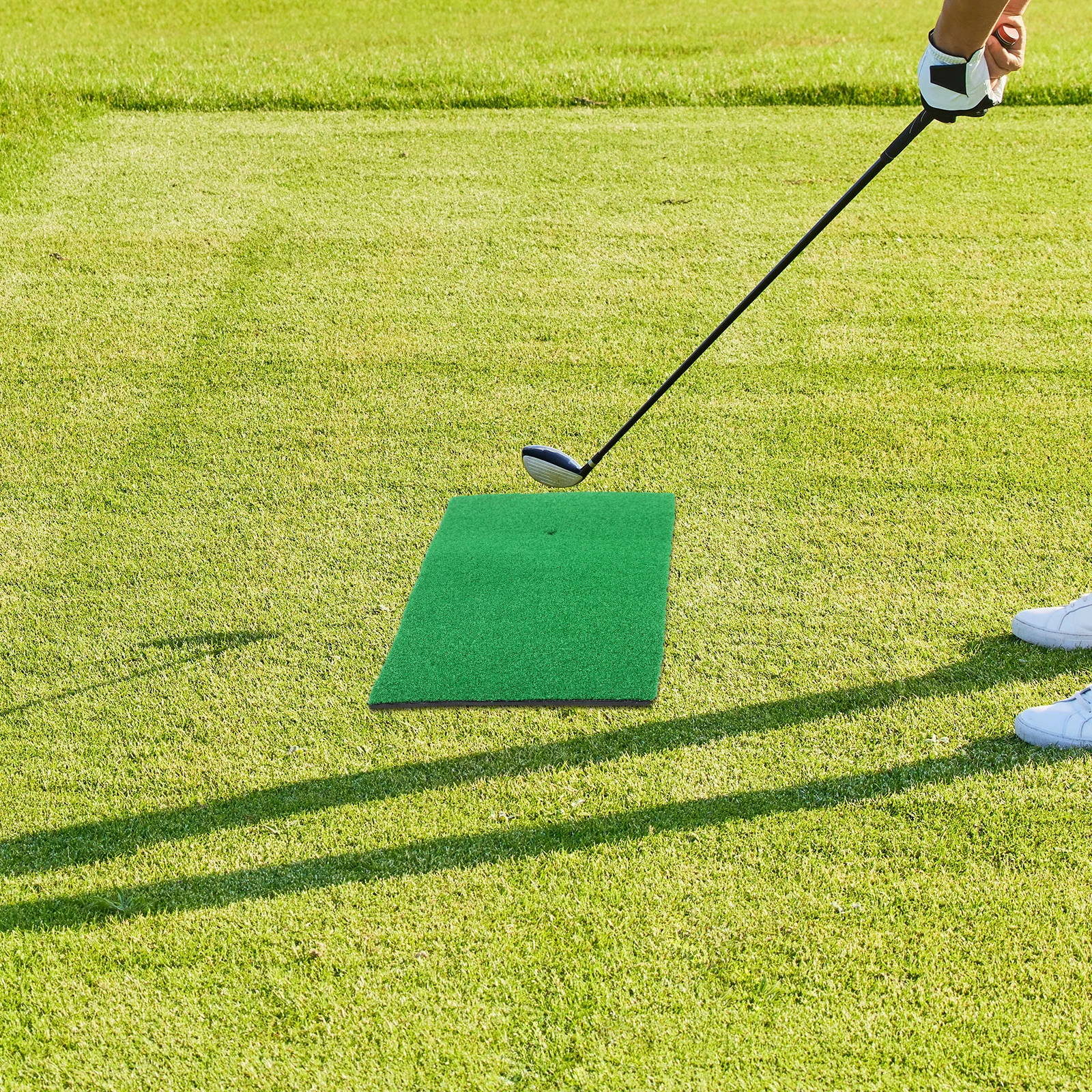 

Sturdy Reusable Golf Turf Mat Professional Hitting Swing Practice Indoor Putting Training Aid For Golfers Beginners Outdoor