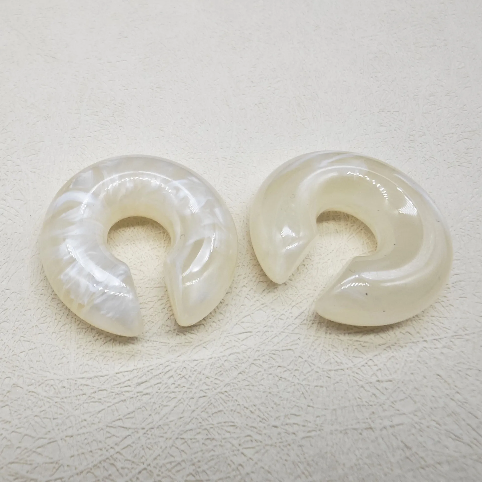 1 Paar Bonbon farbe runde Acryl Ohrclip Ohrringe für Frauen Mode einfache einfarbige Manschette C-förmigen Ohrring weiblichen Schmuck – Detail 28