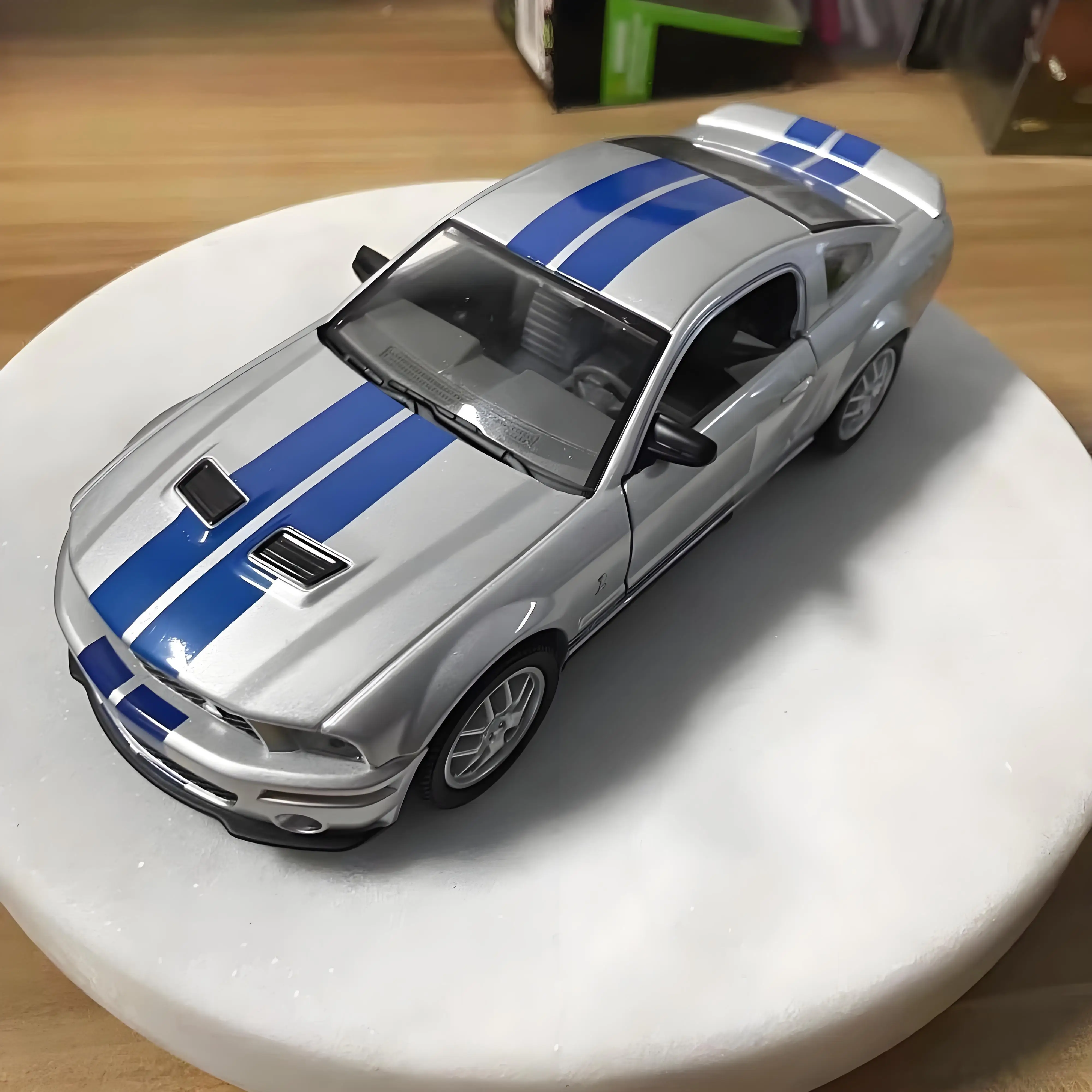 

1:24 Shelby GT500 2007 Alloy Car Diecasts & Toy Vehicles Car Model Miniature Scale Model Car For Children
