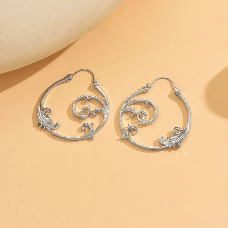 خمر الفضة الحد الأدنى نمط المعادن منحوتة نمط الأقراط العرقية هندسية دوامة قلادة المرأة المجوهرات