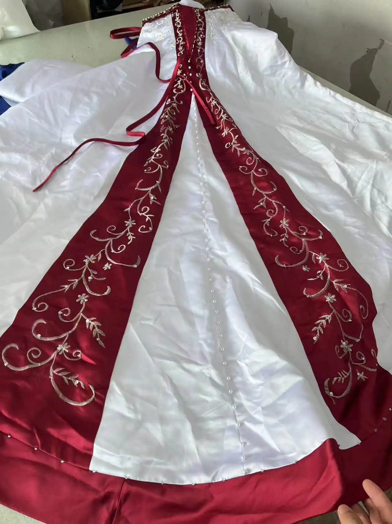 Bezpłatne dostosowane hafty suknie ślubne długa linia seksowna suknia ślubna bez ramiączek suknia ślubna w stylu Vintage Mariage Robe De Soiree — zdjęcie 7