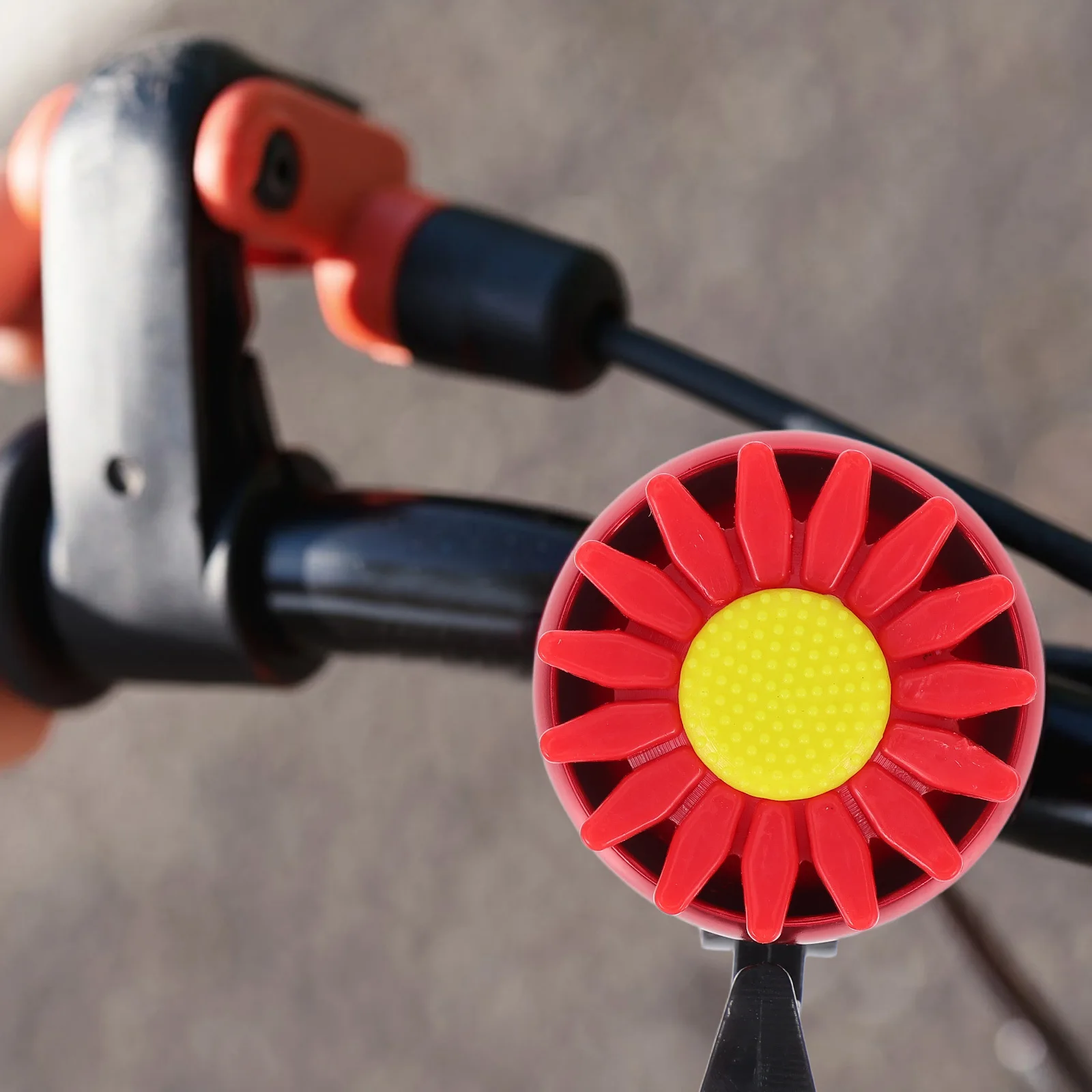

Sunflower Shaped Bike Cycling Bell For 2.2Cm Handlebar Easy Install Lightweight Red Compatible Folding Cruiser