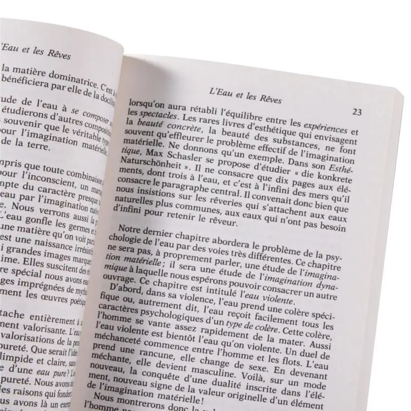 كتاب الماء والأحلام غاستون باكلارد لو ليفري دي بوش 9782253060994