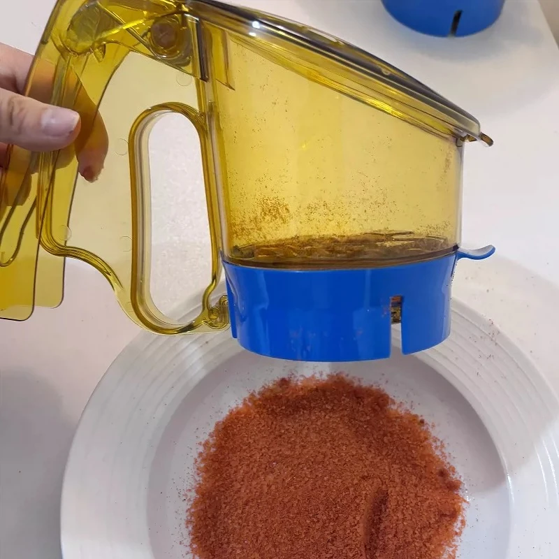 Plastic Seasoning BBQ Dispenser  Powder Sprinkler Can Only Be Used for Powders Like Pepper Not Salt or Sugar