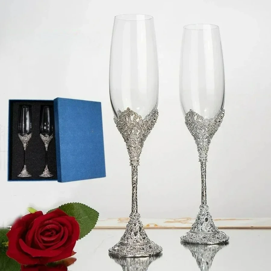 Relief Flute Champagne Glass Light Luxury Crystal Glass with Rhinestone Metal Bottom Goblet Suitable for Couples Wedding Gifts