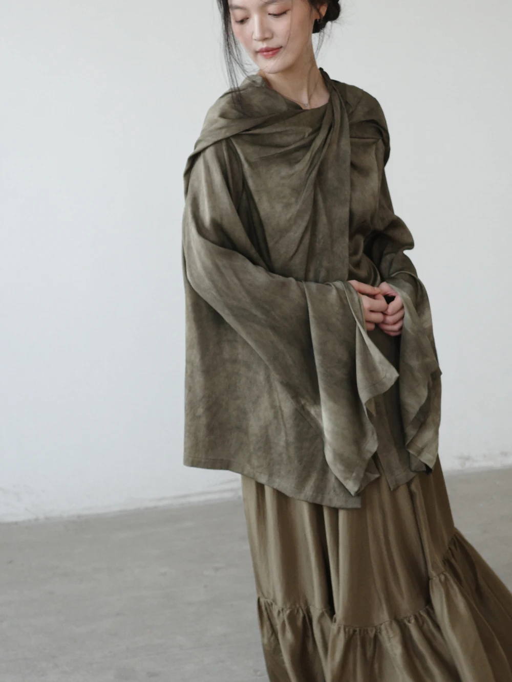 

Шелковый эластичный атласный топ с узлом, двусторонний, окрашенный растительными красителями, в китайском дзен-стиле, свободного кроя, с длинными рукавами и круглым вырезом, для женщин