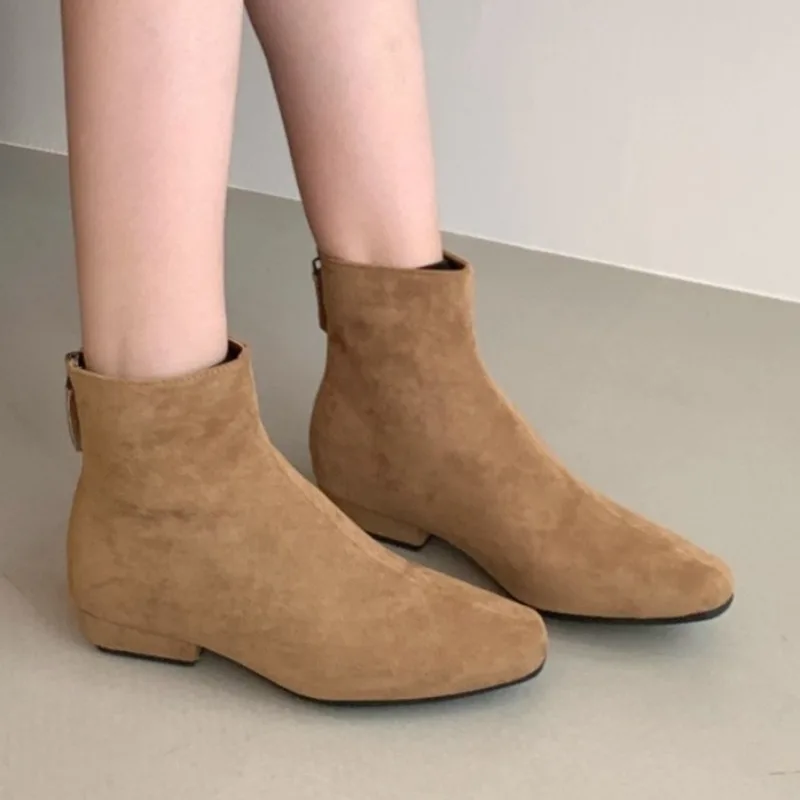 2025 العلامة التجارية الجديدة المرأة حذاء من الجلد غير رسمي موضة بلون الجلد المدبوغ حذاء من الجلد العلامة التجارية مصمم الشتاء أحذية تشيلسي عالية الجودة