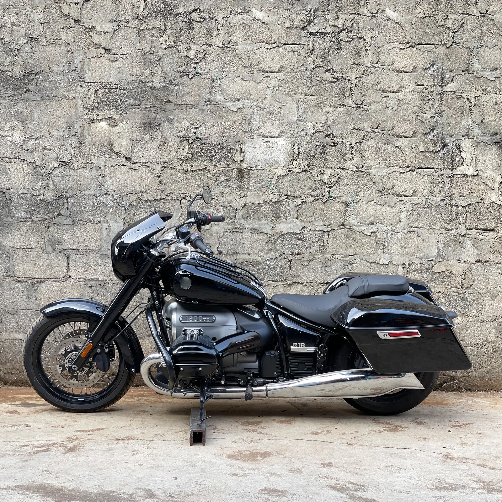 Motorcycle Hard Saddlebag Saddle Bags Trunk Luggage Bag Bagger Styling Storage Bag For BMW R18 R18 Classic 100 Years 2020-Up